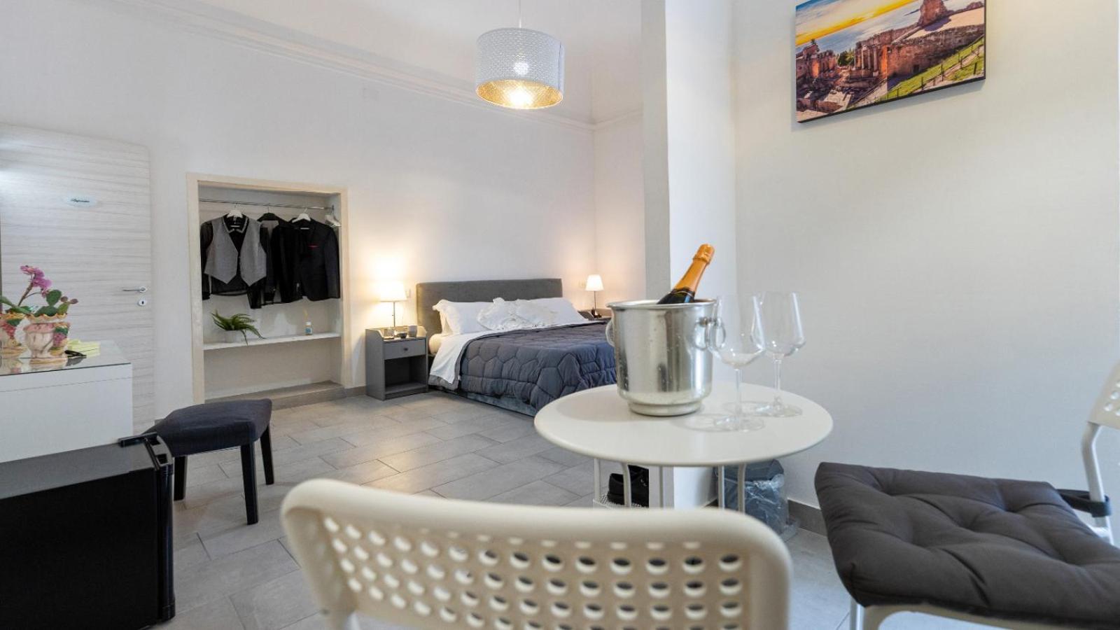 Duomo Luxury Suite Catania Bagian luar foto